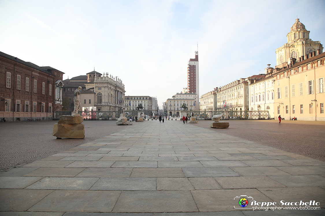 VBS_3177 - Mostra In Between Monumentali opere di Fabio Viale.jpg